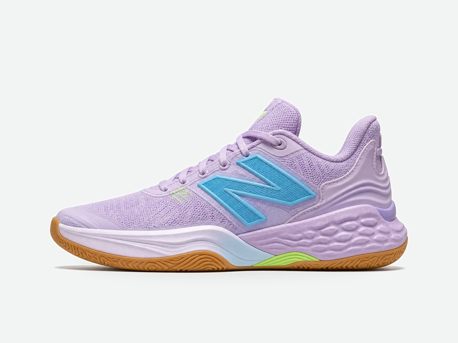Кроссовки New Balance TWO WXY v5, боковой профиль, носок влево