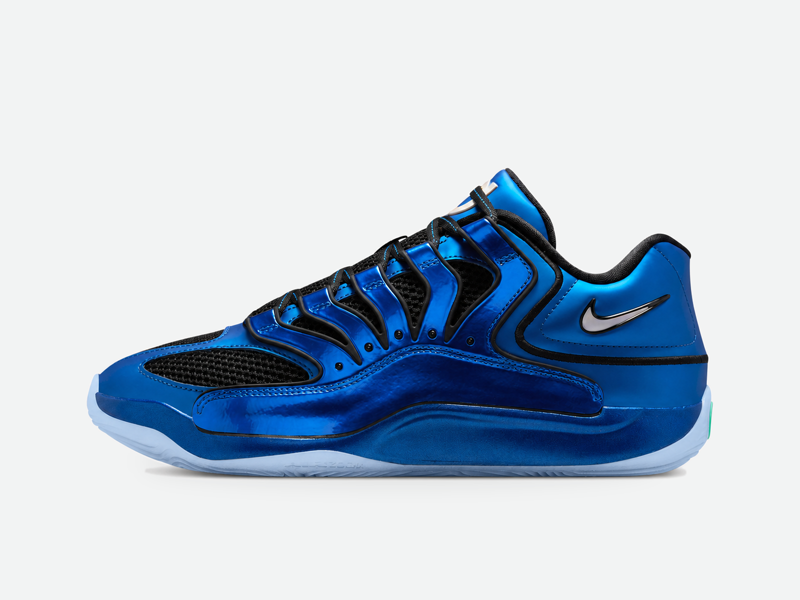 Кроссовки Nike KD 18, боковой профиль, носок влево